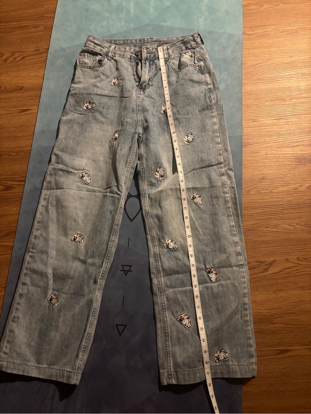Rabbit Embroidered Women’s Jeans us6